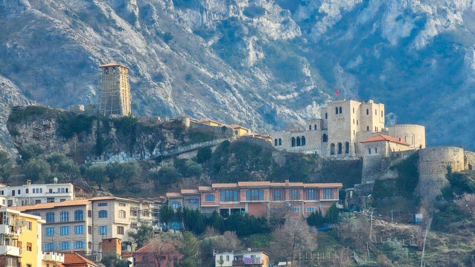 Villa Mefaja Kruje Luaran gambar