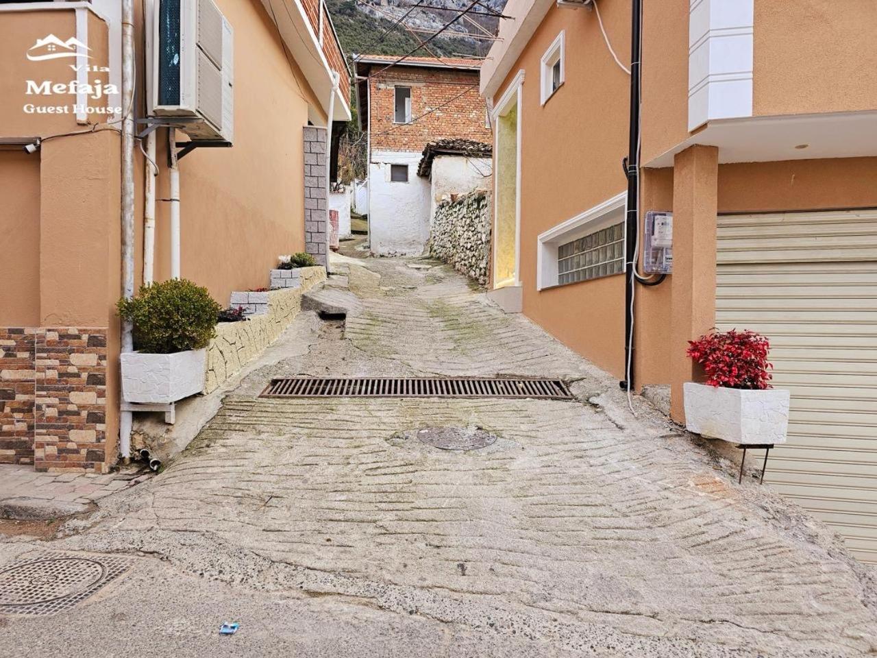 Villa Mefaja Kruje Luaran gambar