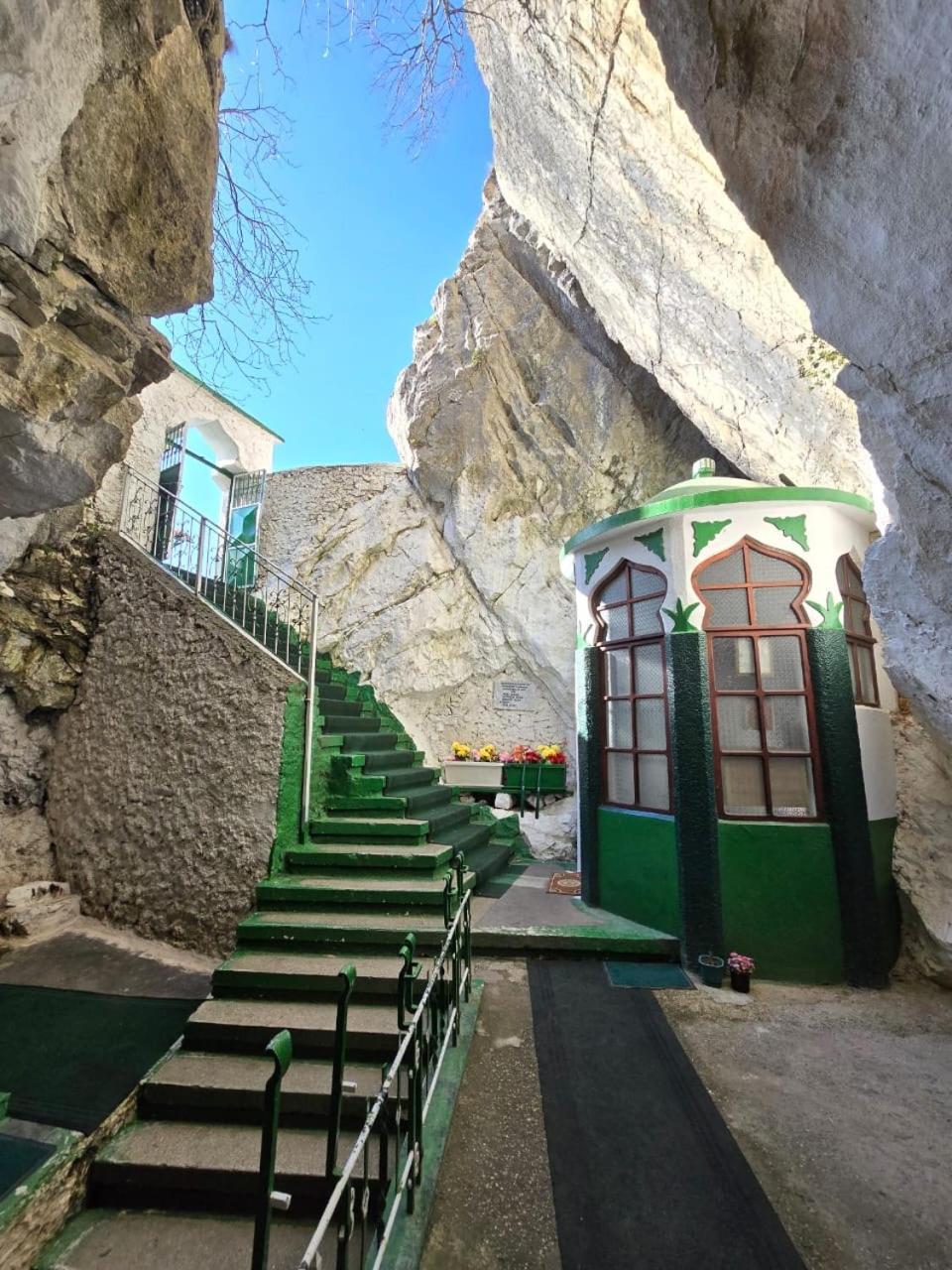 Villa Mefaja Kruje Luaran gambar